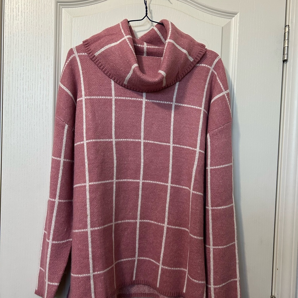 Elegant Pink Checkered Turtleneck Sweater